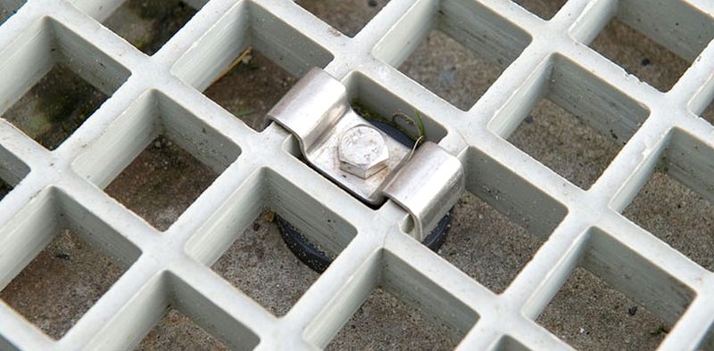 Cavalier 74 Caillebotis polyester maille 38/38 Cavalier 74 Caillebotis polyester maille 38/38