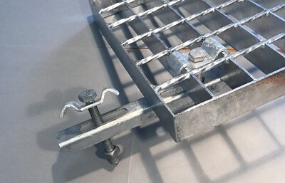 Attache double 5-40 caillebotis 30x30