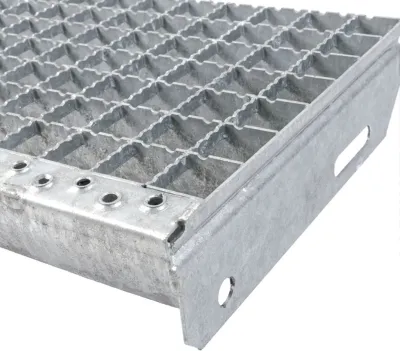 Marche cranter caillebotis acier pressé 30x30