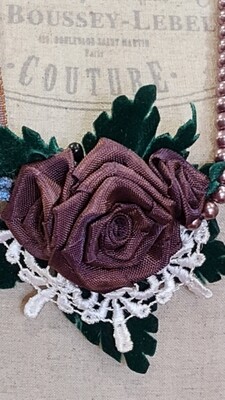 Neckpiece Roses &amp; Large Pearls