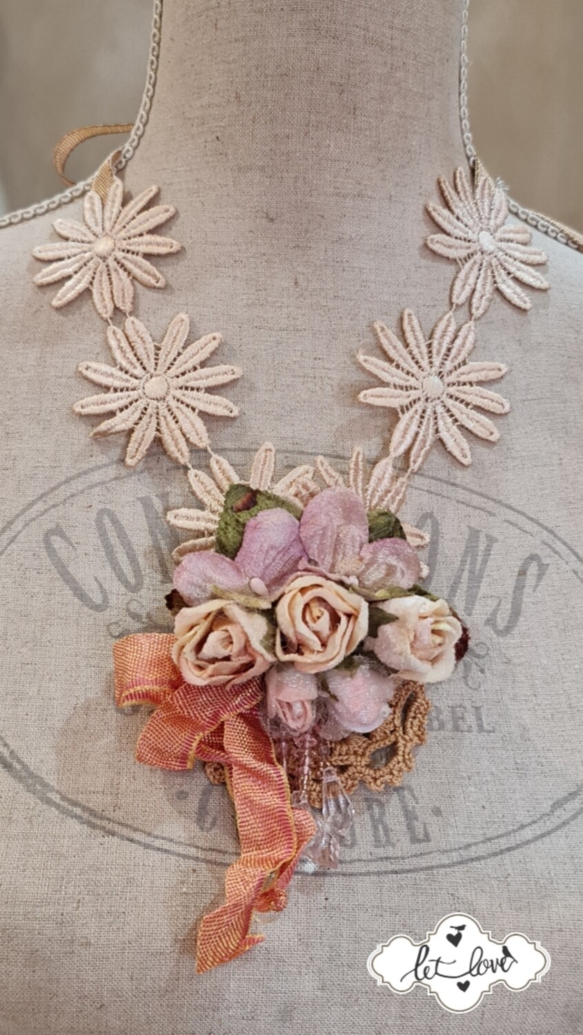 Daisy Lace & Rose Neckpiece/Brooch