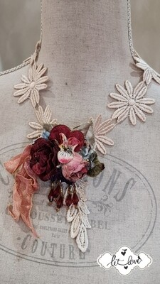 Daisy Lace & Rose Neckpiece/Brooch
