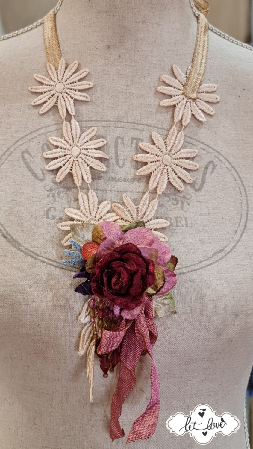 Daisy Lace &amp; Rose Neckpiece/Brooch