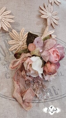Daisy Lace & Rose Neckpiece/Brooch