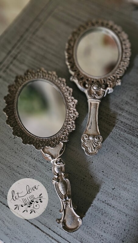 Vintage Look Handmirror