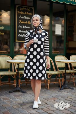 Dress Below the Knee, with Sleeves