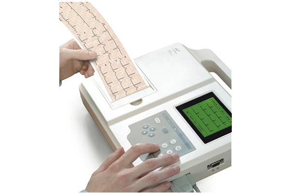 מכשיר א.ק.ג דגם CM300-Vet  משווקת מגוון רחב של מכשירי א.ק.ג ביניהם לתחום הוטרינרי. למכשיר האקג תוכנת פענוח איכותית ביותר , עמידות גבוהה וידידותית למשתמש.