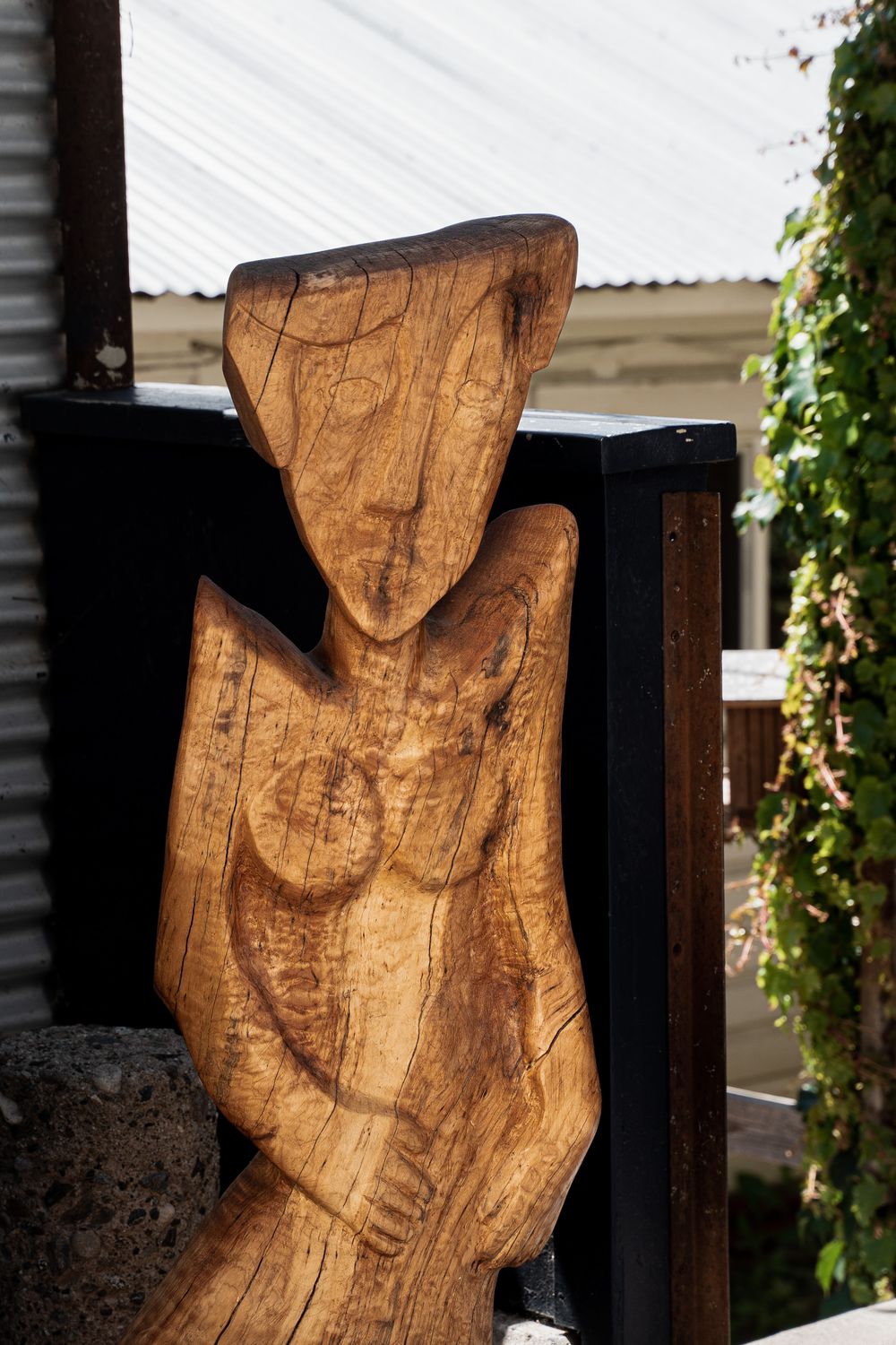Triangular Face Woman-Maple