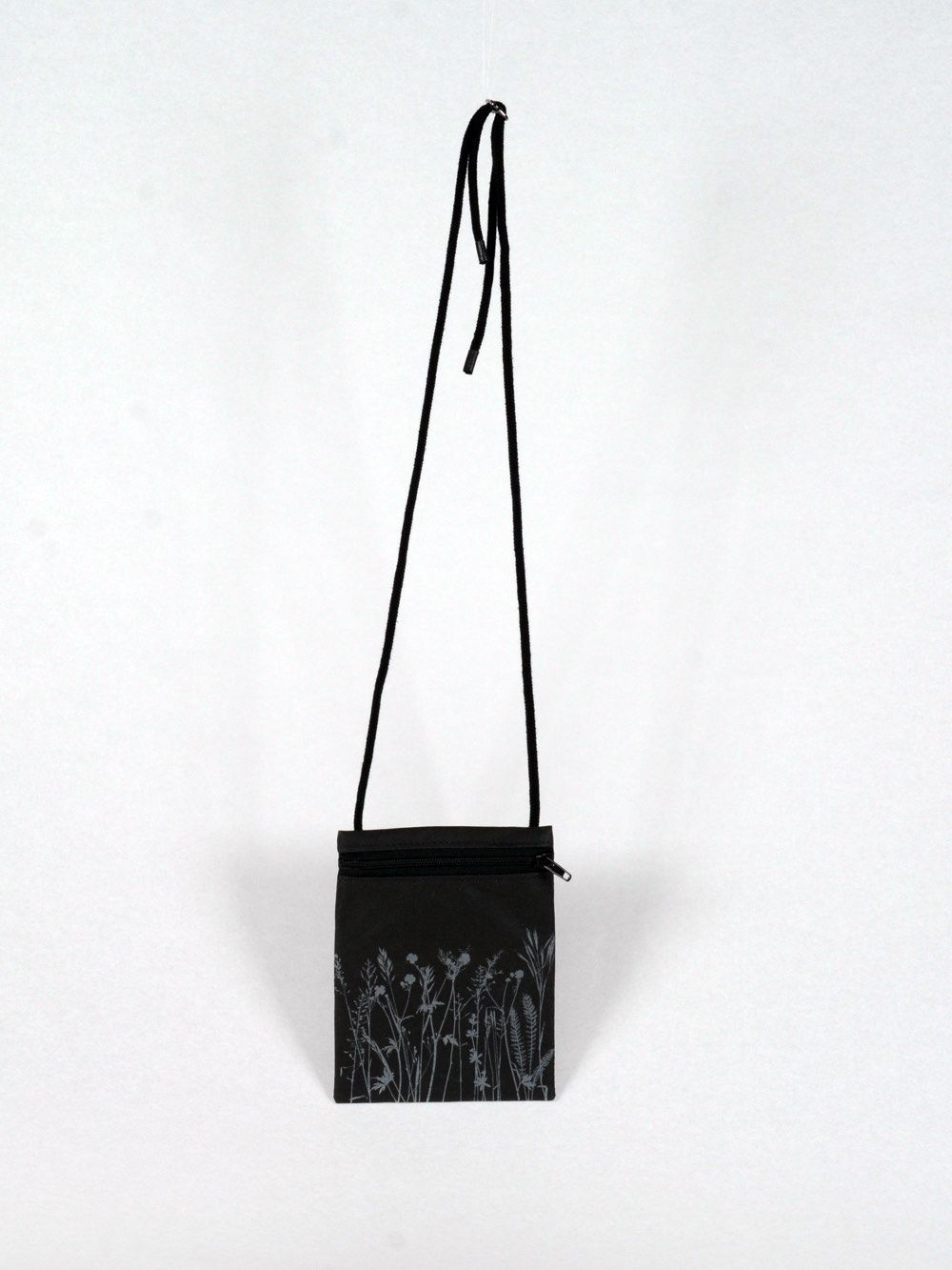 Reisetasche Wiese schwarz Druck grau