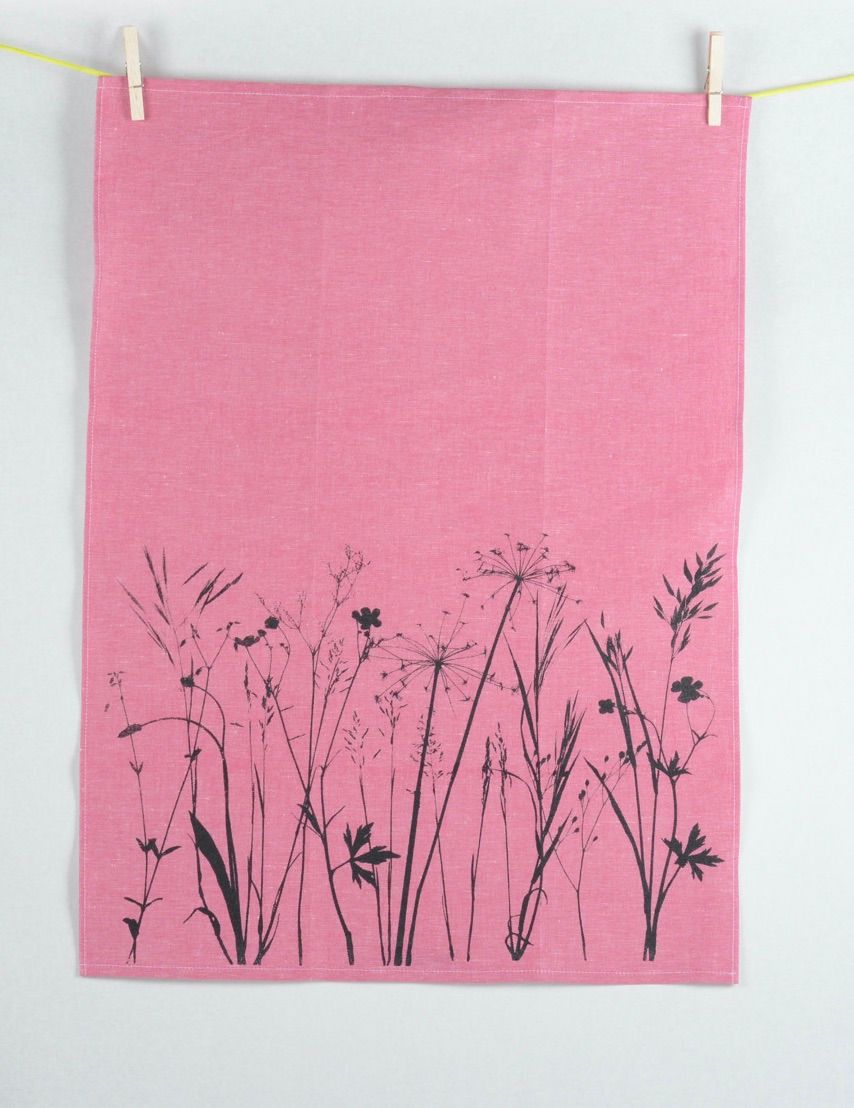 Geschirrtuch Wiese pink mit schwarzem Druck
