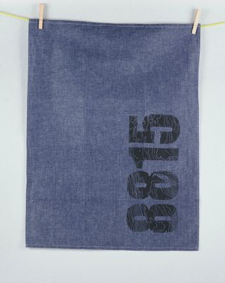 Geschirrtuch 8815 dunkelblau mit schwarzem Druck