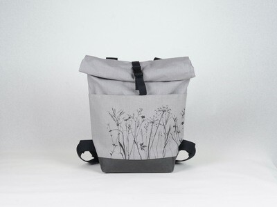 Rucksack Wiese grau Druck schwarz