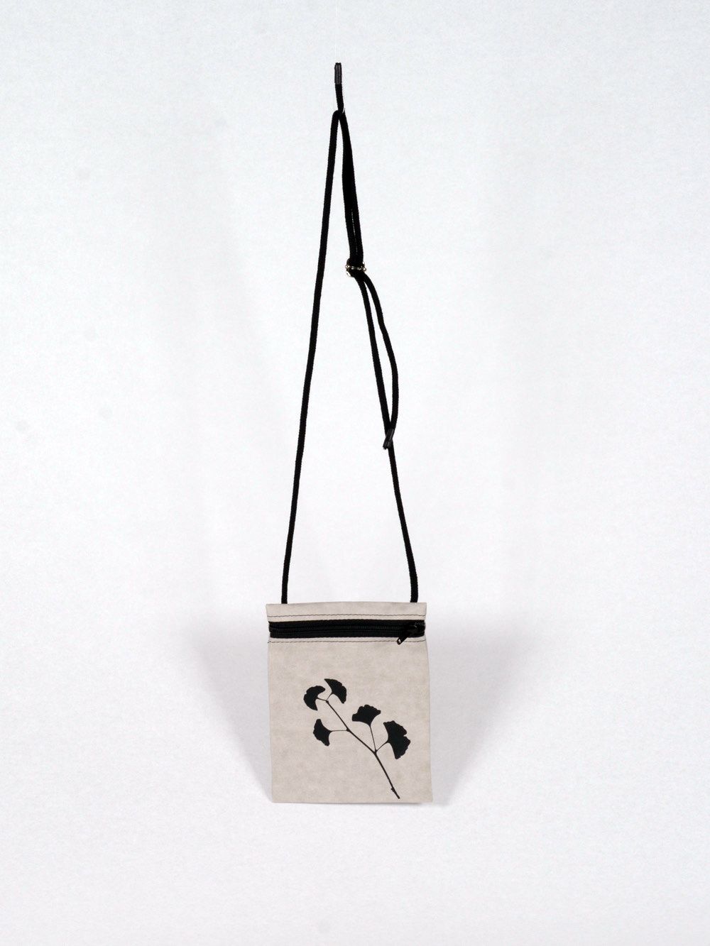 Handytasche Ginkgo grau mit schwarzem Druck