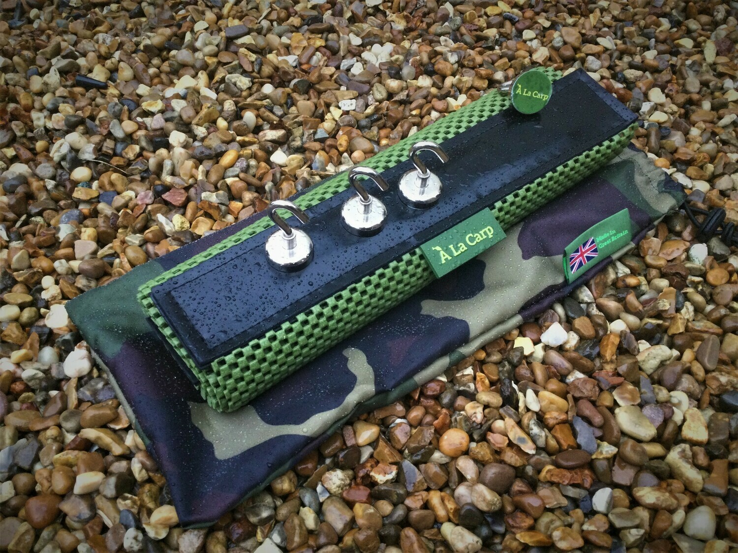 Bivvy Top Work Mat and 4 Magnetic Hooks