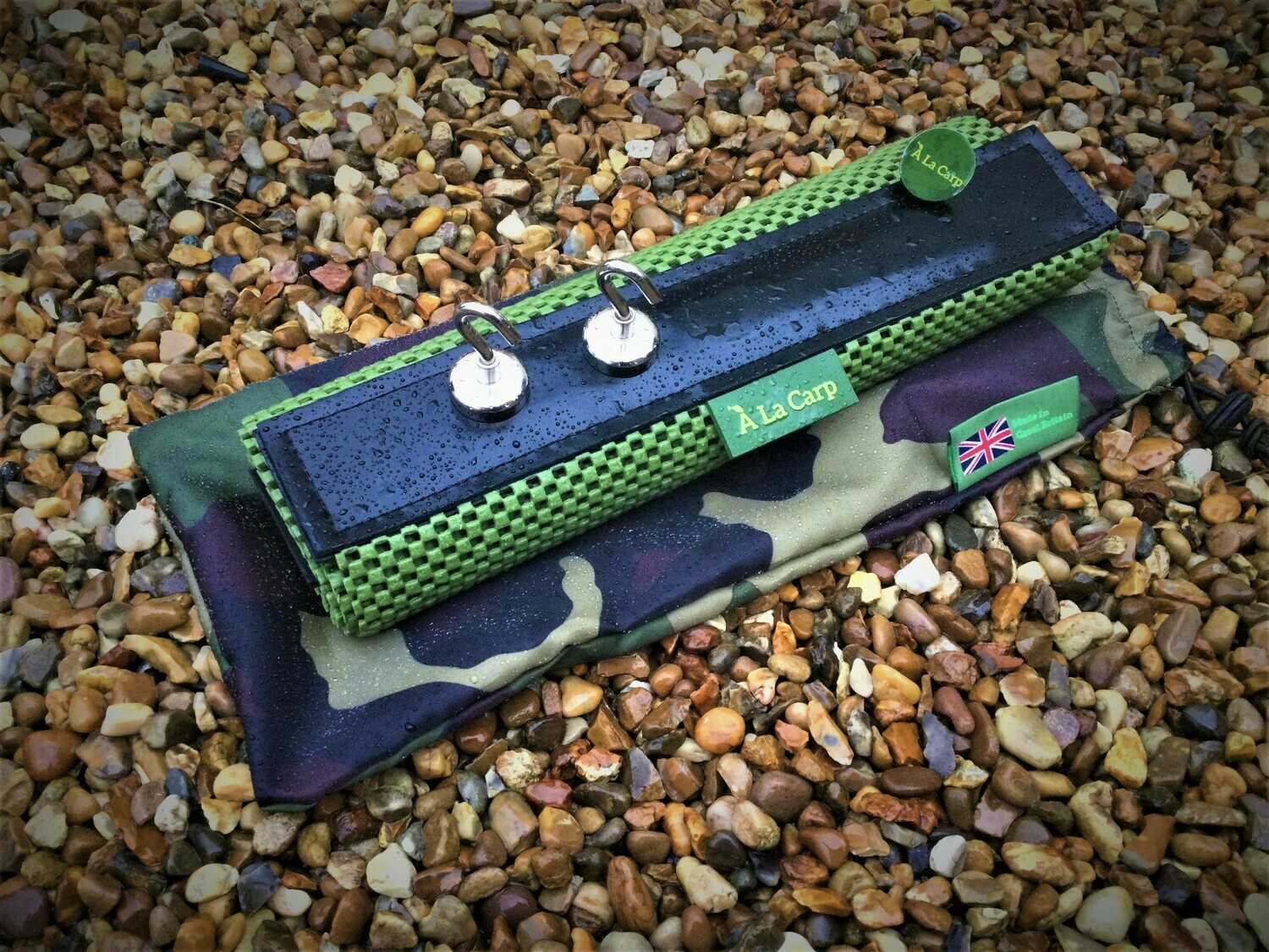 Bivvy Top Work Mat and 3 Magnetic Hooks Bivvy Top Work Mat and 3 Magnetic Hooks