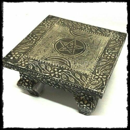 Altar Mesita Wicca