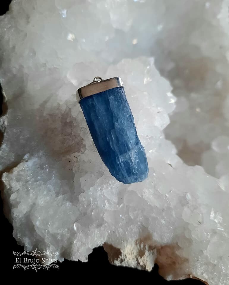 Cianita (Engarce Plata)
