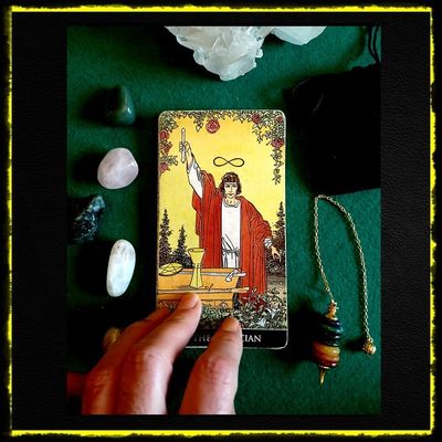 Tarot y Oráculos