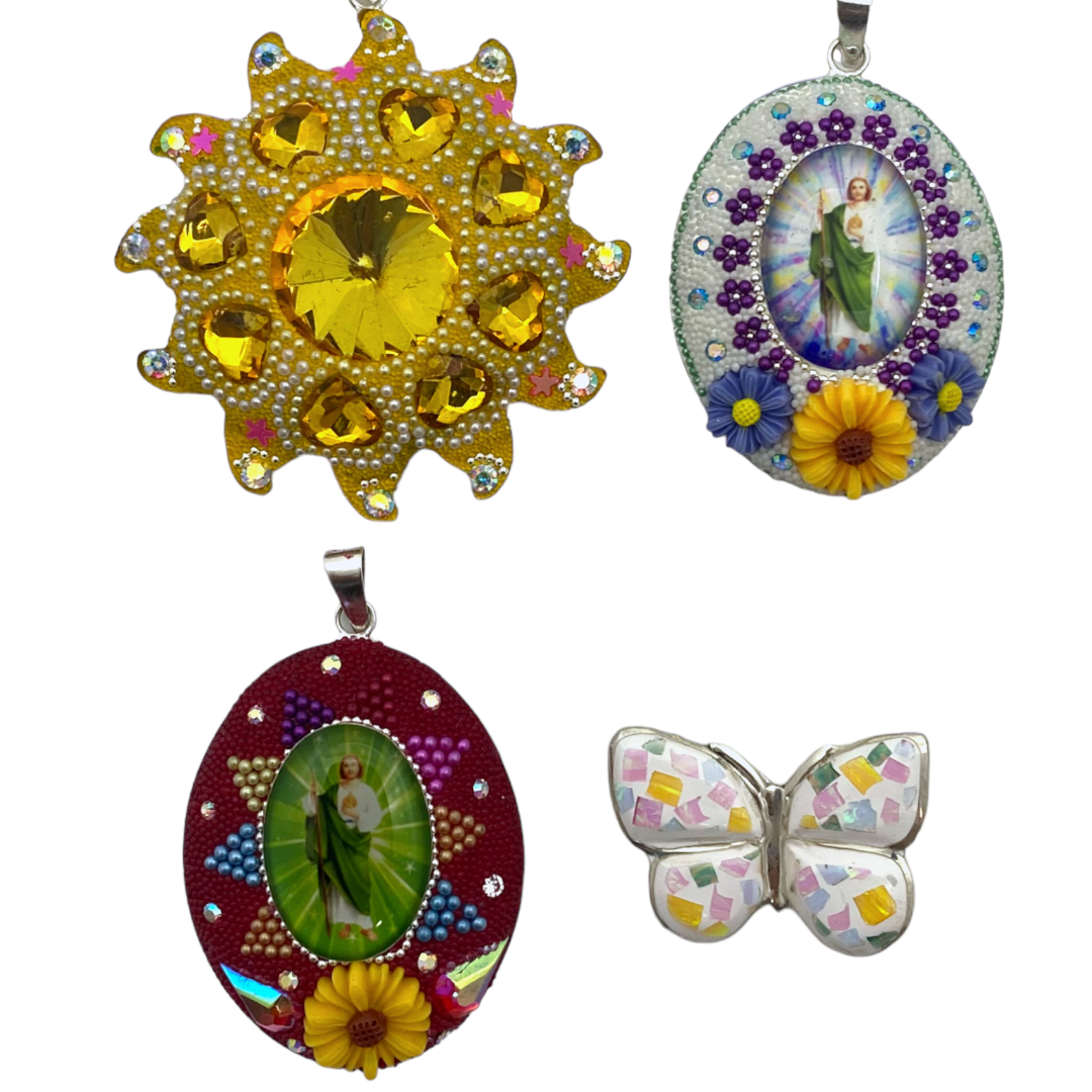 Paquete de 4 Dijes Artesanal variado PLATA .925