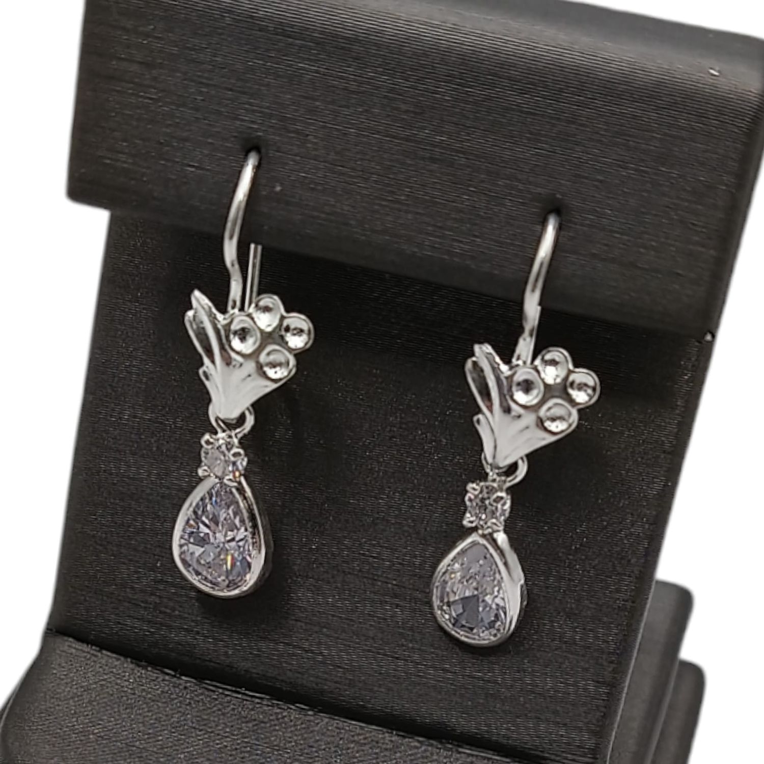 ARETE  GOTA Y FLORES 3 CM PLATA .925