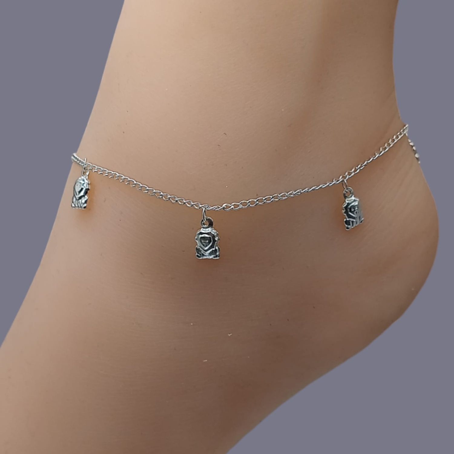 Tobillera con dijes de Leon, 9.5&quot; de largo PLATA .925