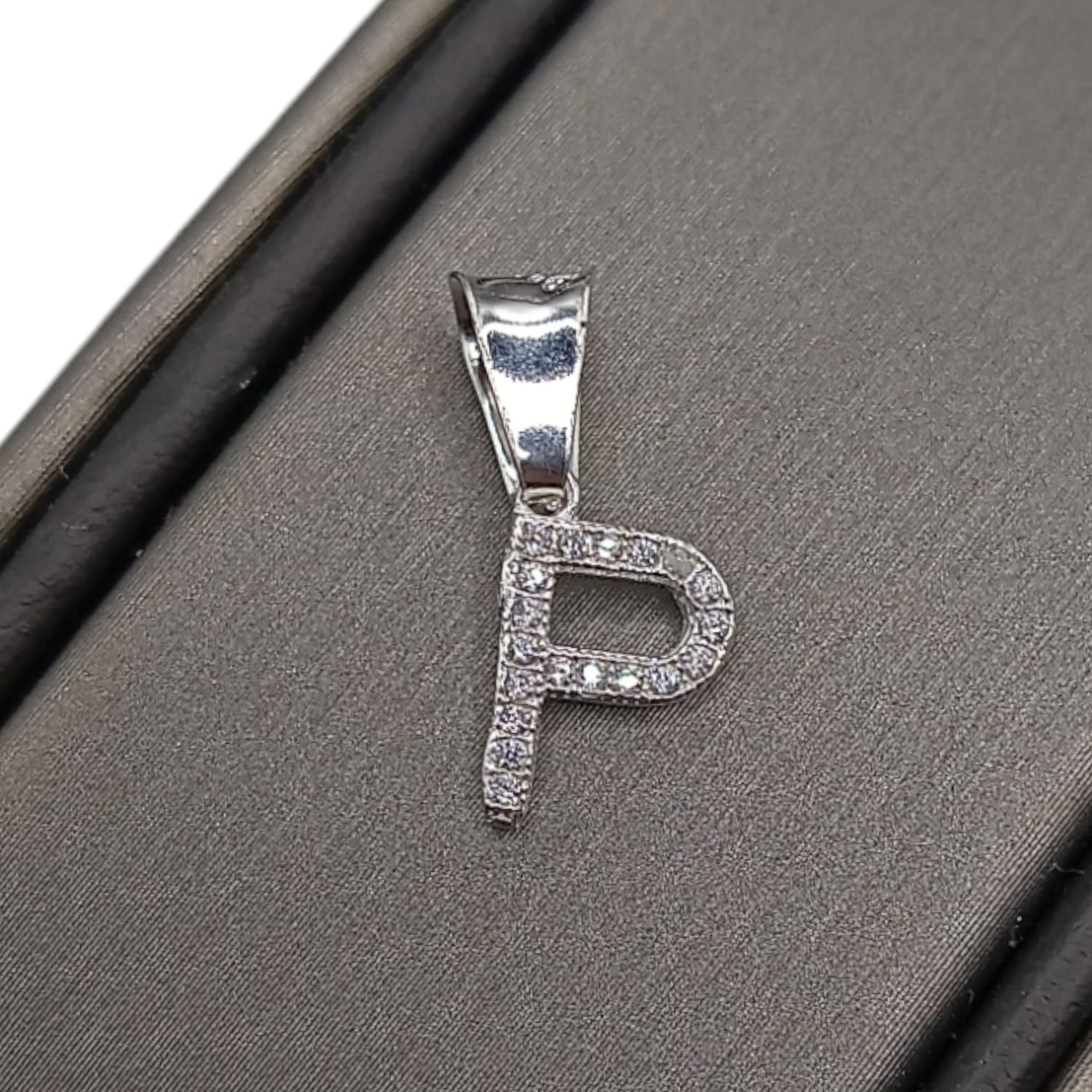 DIJE LETRA P 1 CM CON MINI CZ PLATA .925