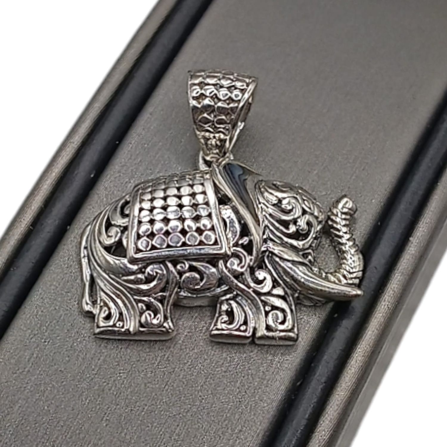 Dije Oxy Elefante  mide 4cm Plata 925