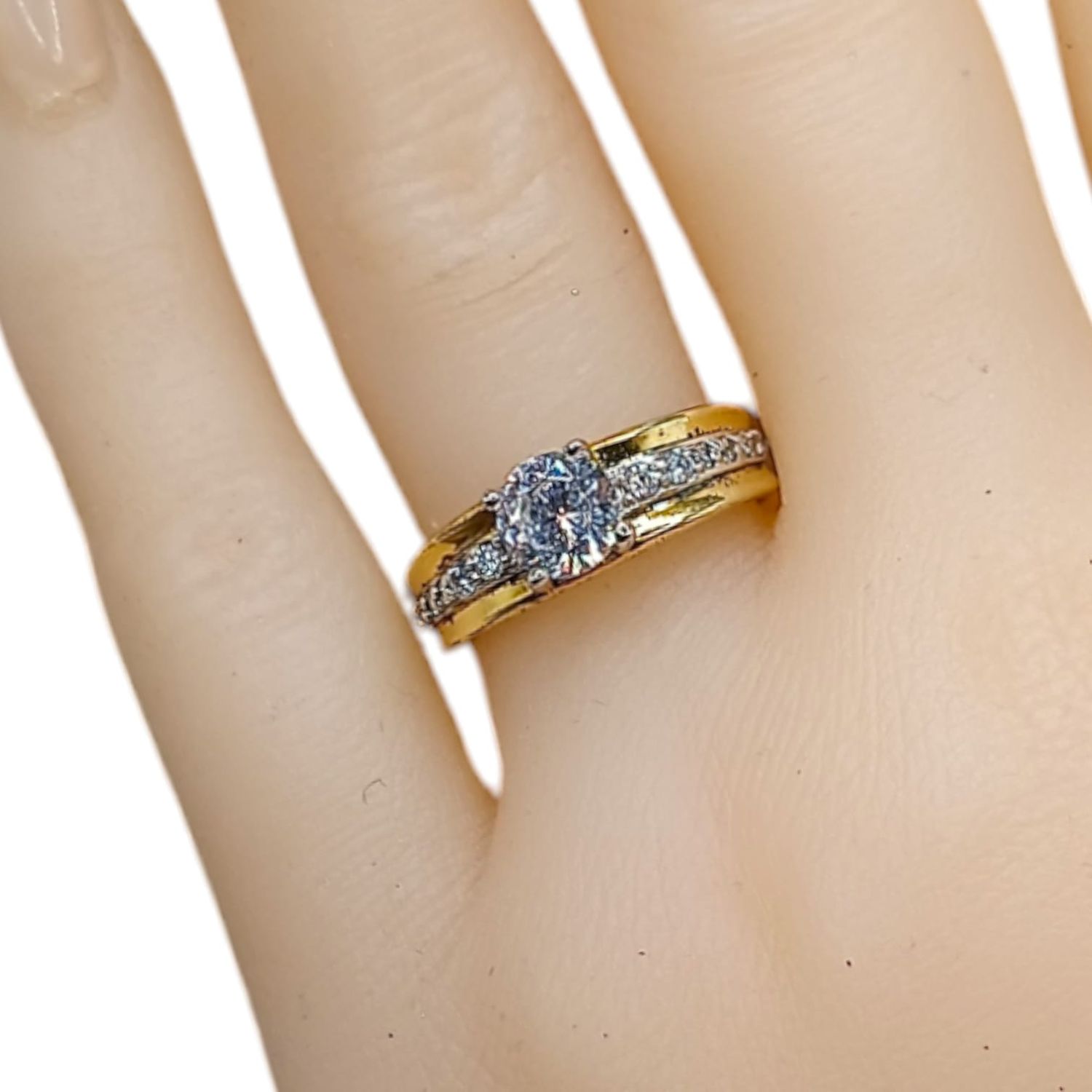 Anillo Solitario Ultra Fancy medida #5 Chapa de oro Plata 925.