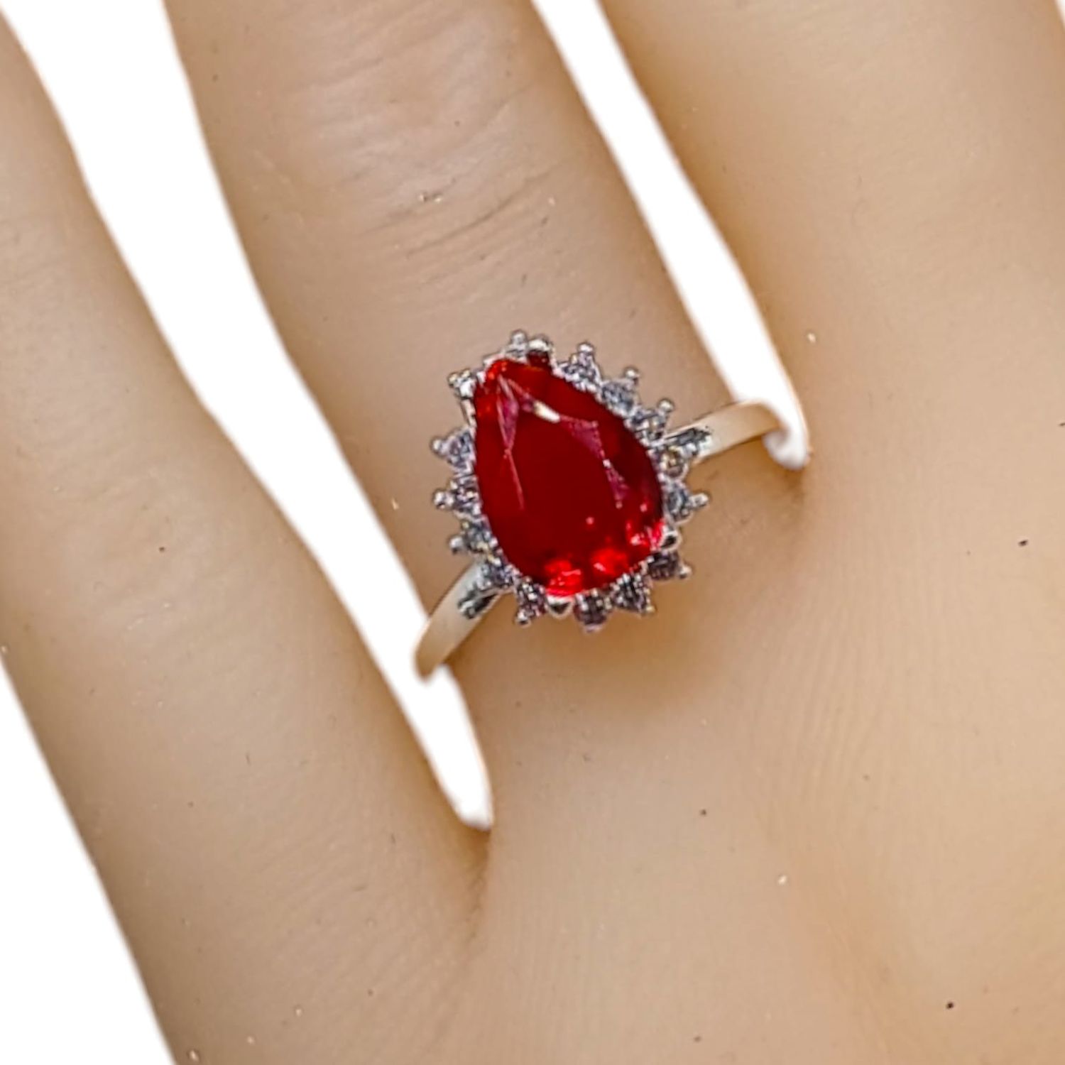 ANILLO GOTA CZ ROJA TALLA #6.5 PLATA .925