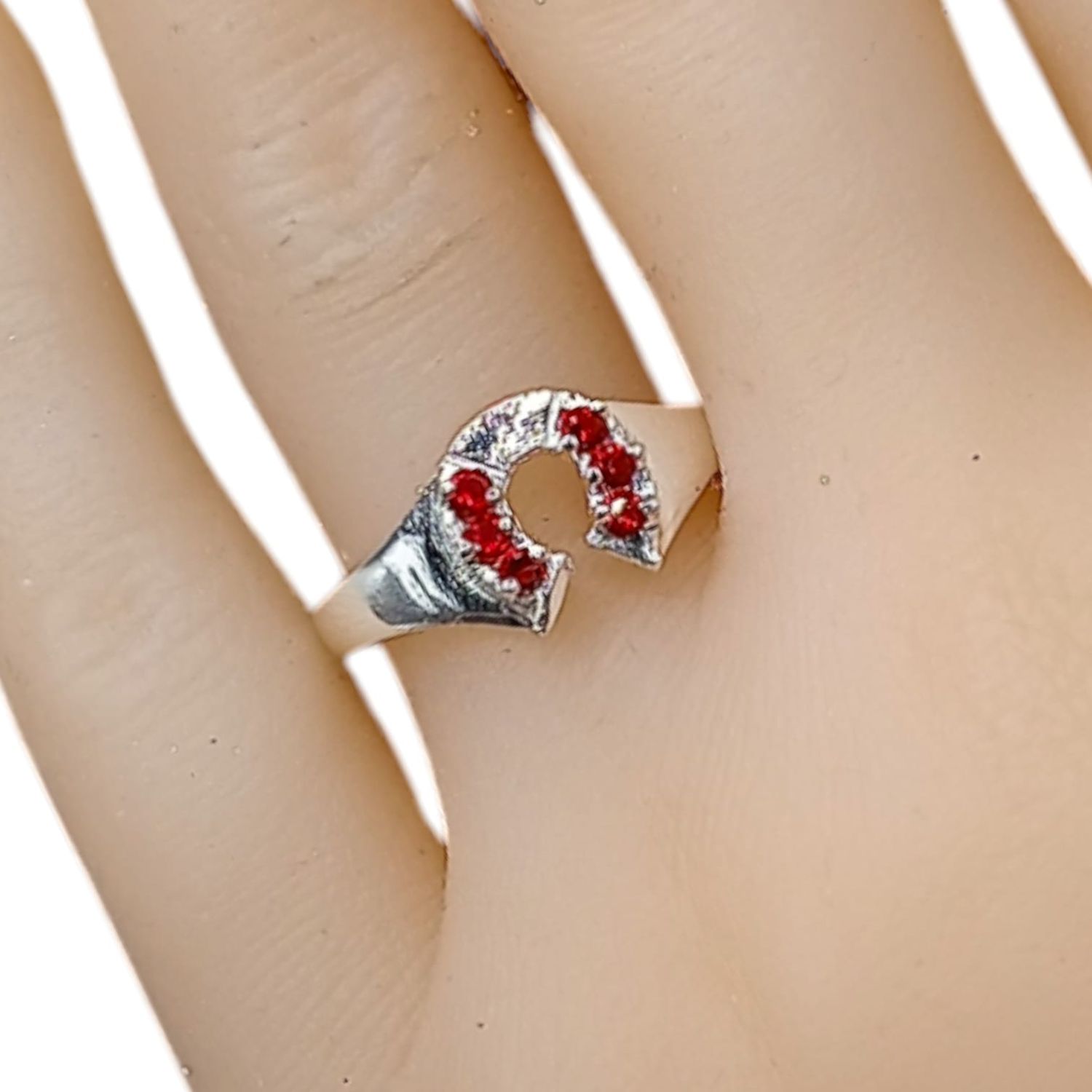 ANILLO HERRADURA DE LA SUERTE CZ ROJA PLATA .925