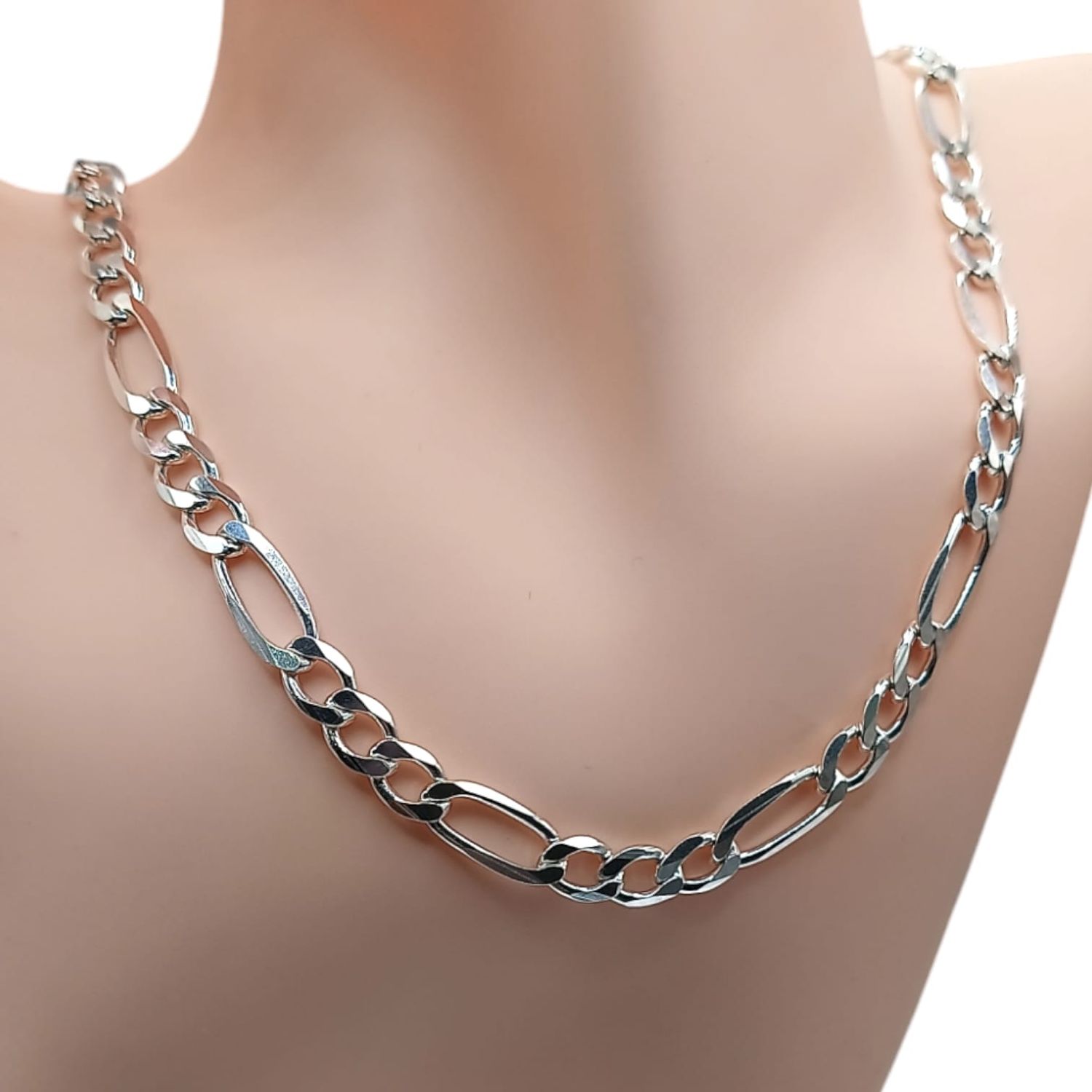 Cadena Fígaro de 7.5mm. de ancho. 28&quot; PLATA .925