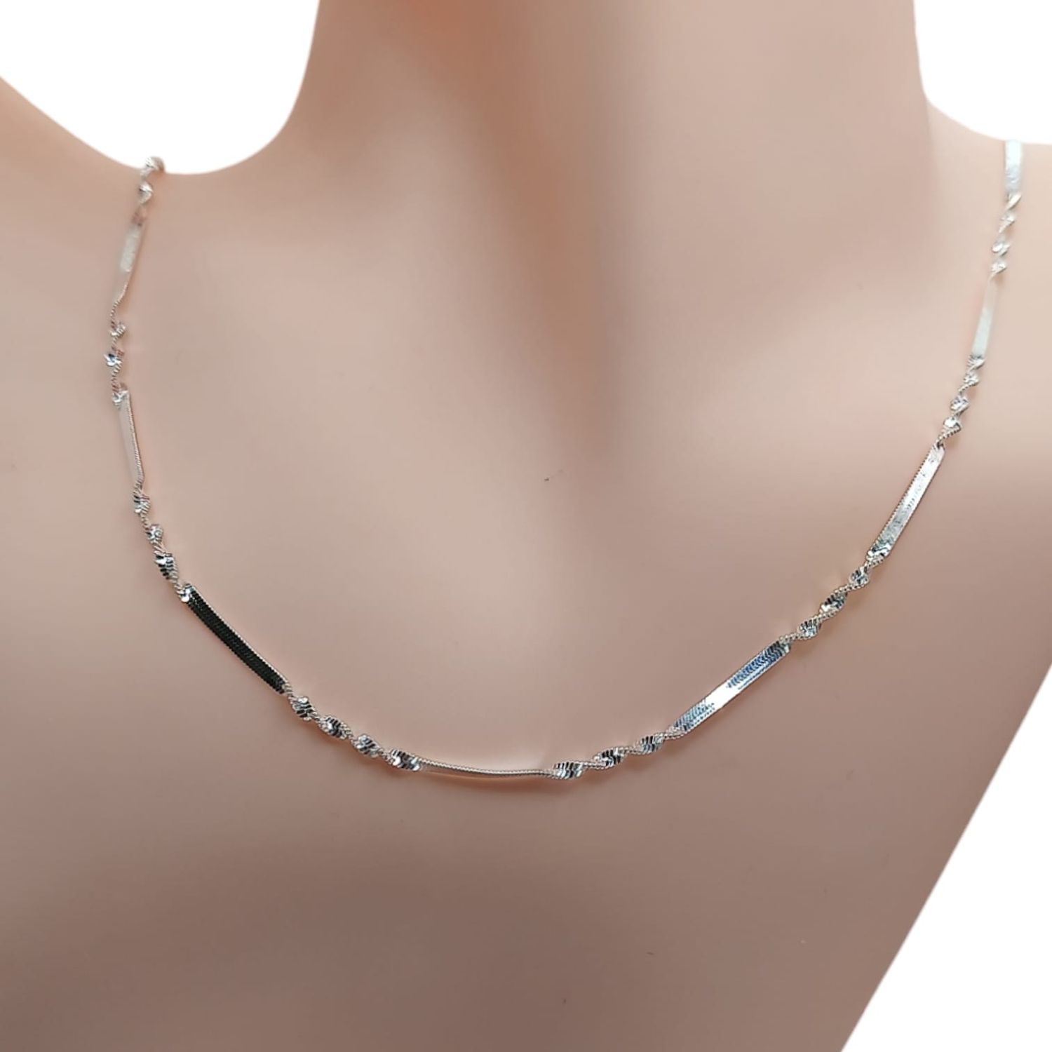 Cadena singapur de 2mm. de ancho. 16&quot; de largo PLATA .925