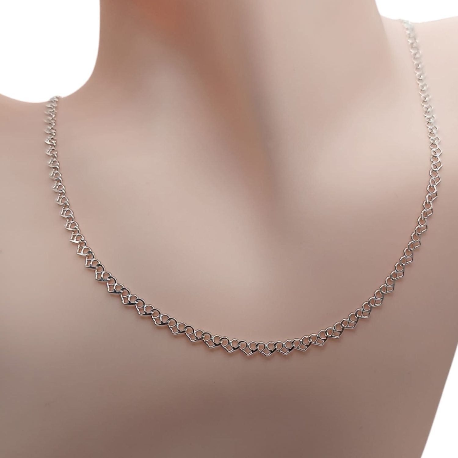 Cadena Corazones. 18&quot; de largo. PLATA .925