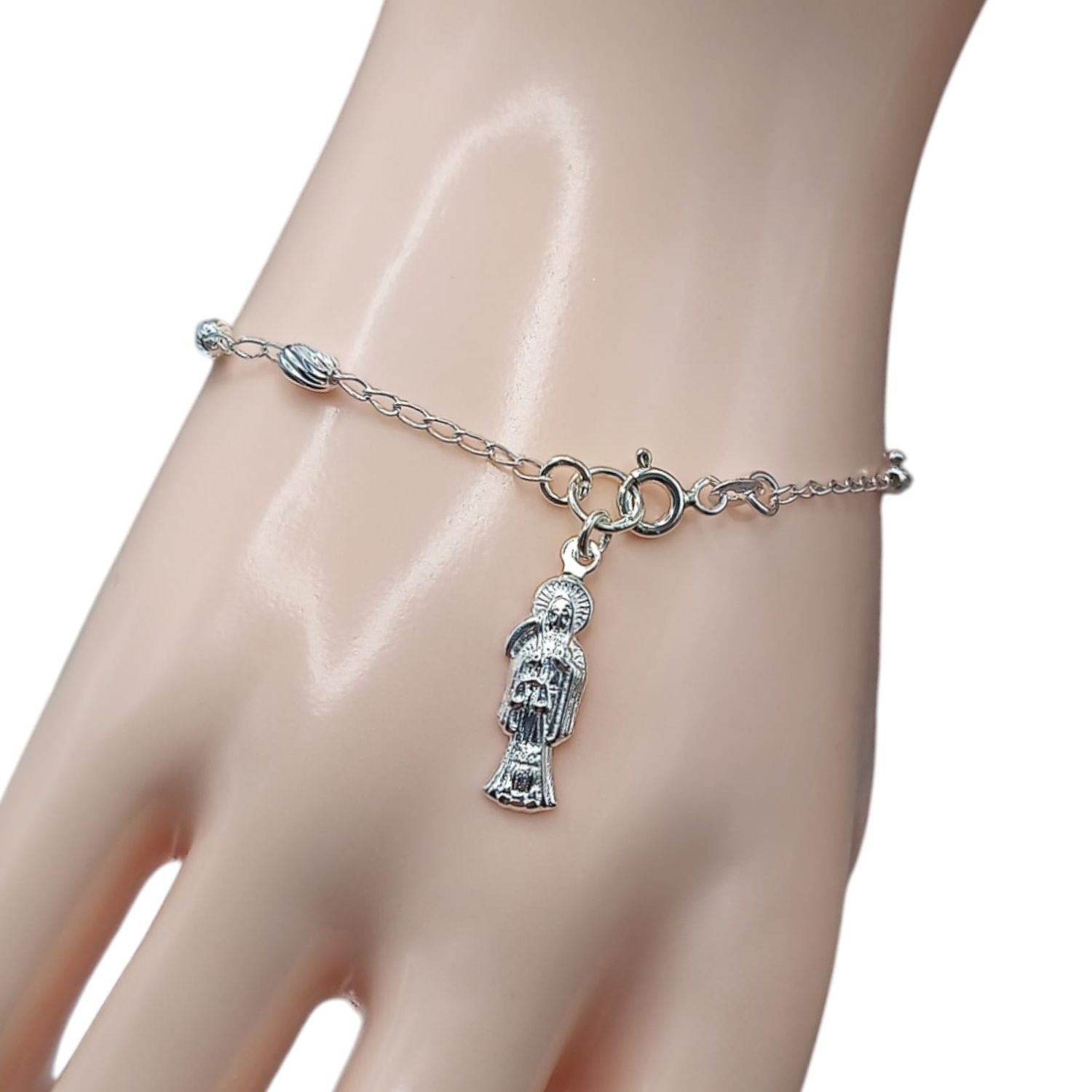 Misterio de mano Santa Muerte de bola de arroz facetada. 7&quot; de largo. PLATA  .925