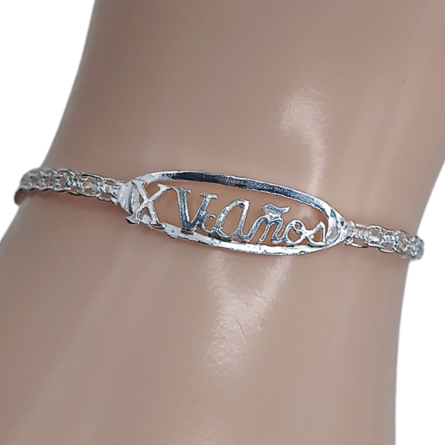Pulsera bizmar XV Años.  6&quot; de largo. plata .925