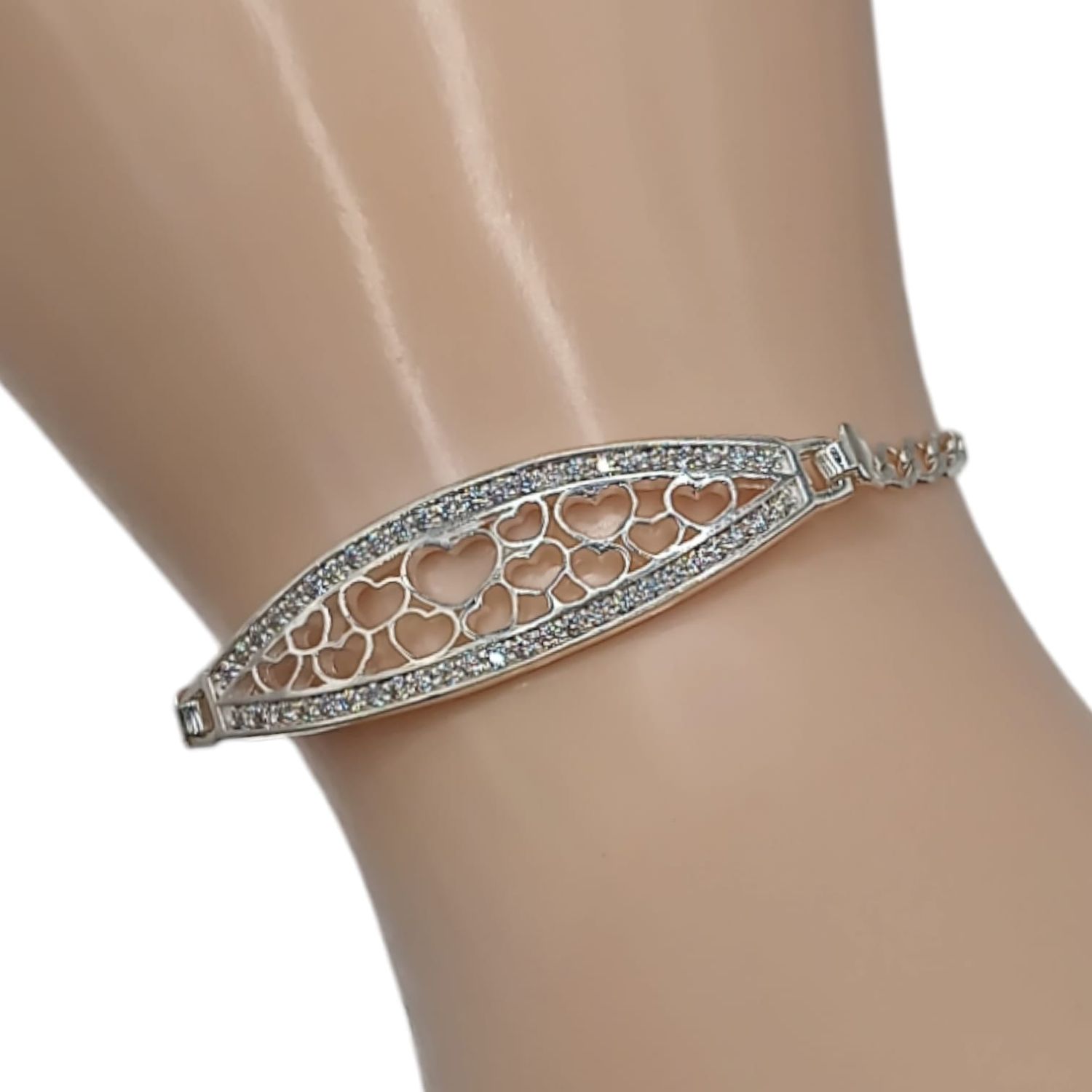 Pulsera placa corazones 7&quot; de largo. PLATA .925
