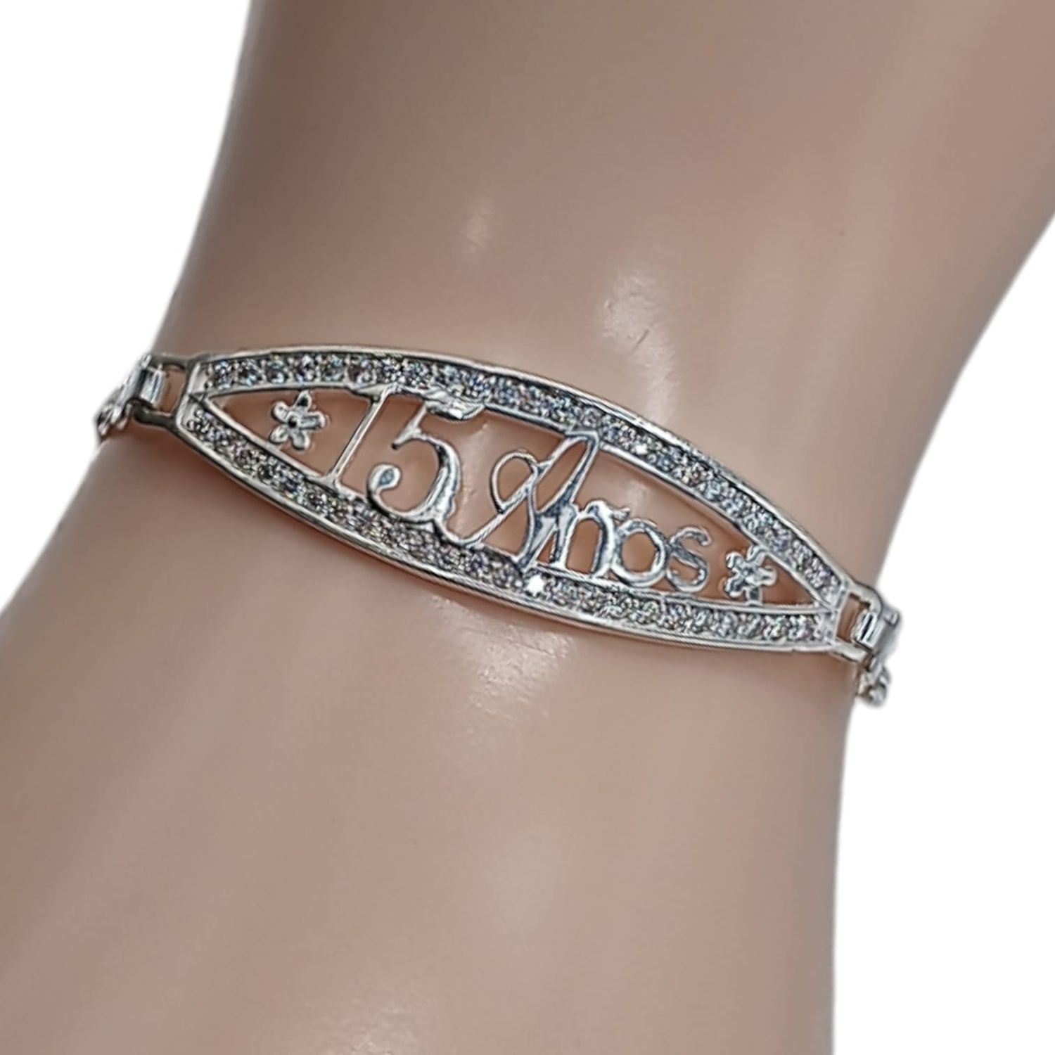 Pulsera placa 15 anos 7&quot; de largo. PLATA .925