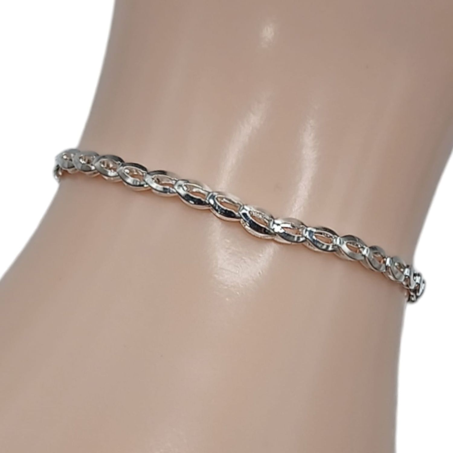 Pulsera ligera eslavon estilo italiano. 7&quot; de largo PLATA .925