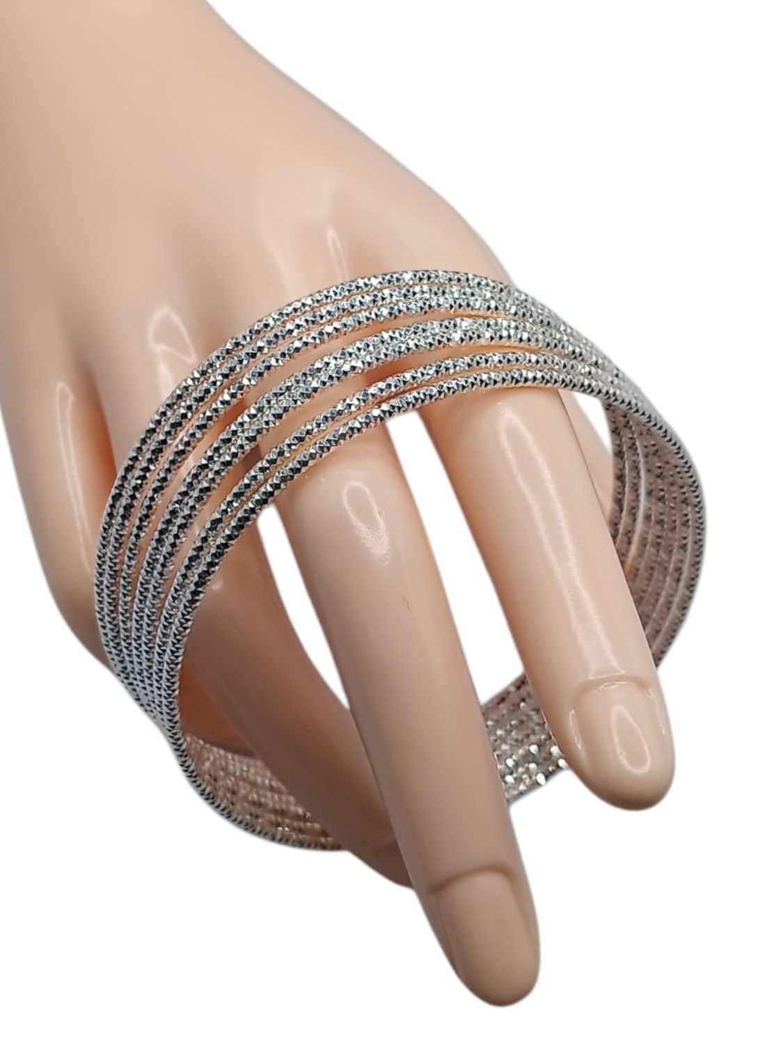Semanario super diamantado con broche. 7 cm. de diametro PLATA .925