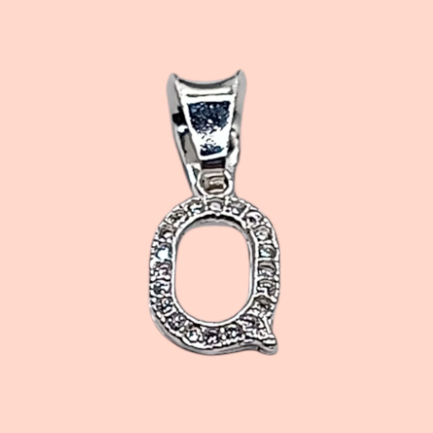 DIJE LETRA Q 1 CM CON MINI CZ PLATA .925
