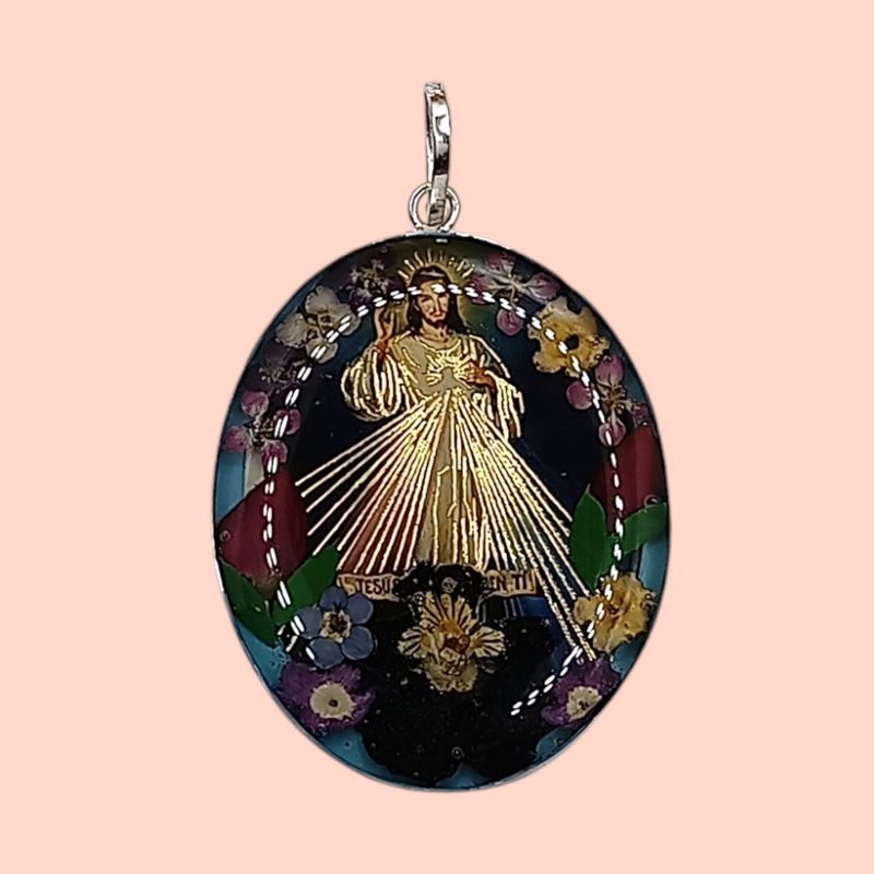MEDALLON SR DE LA MISERICORDIA 4 CM NATURALEZA MUERTA PLATA .925