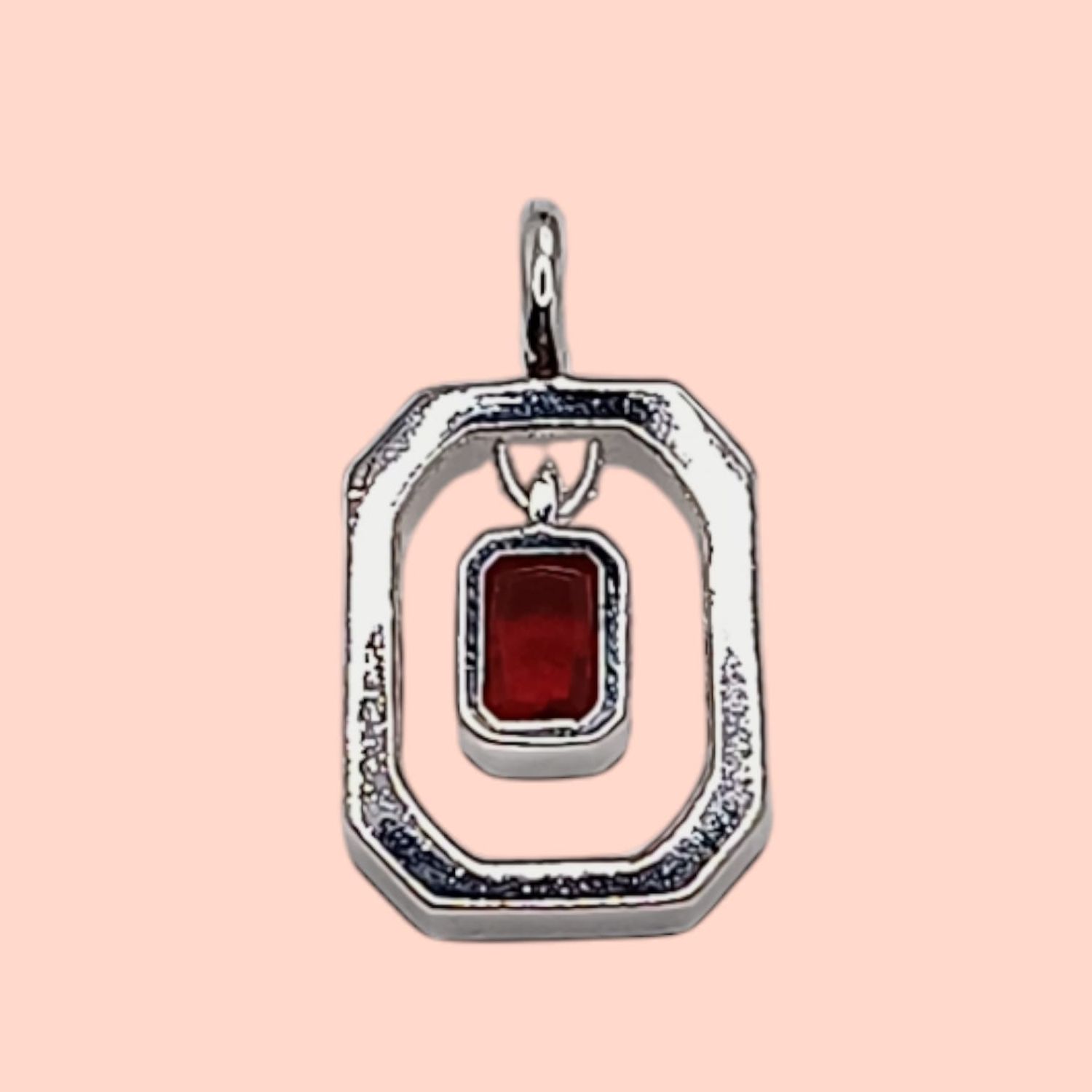 DIJE CUADRO 2 CM  CON CZ ROJA PLATA .925