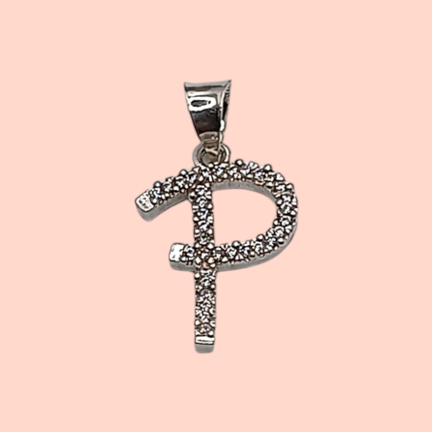 Dije letra P con circonias. 2 cm. de largo. PLATA .925