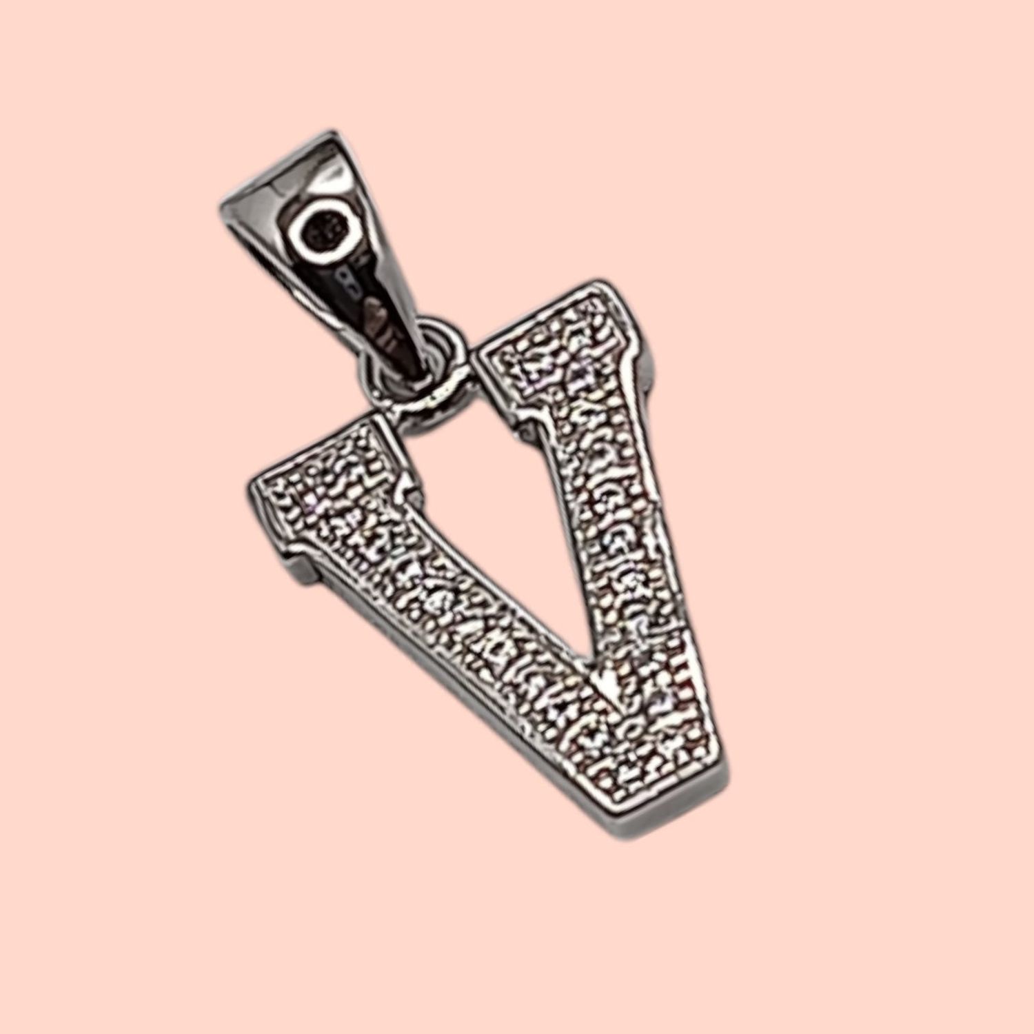 DIJE LETRA V 1.5 CM PLATA RODISADA PLATA .925