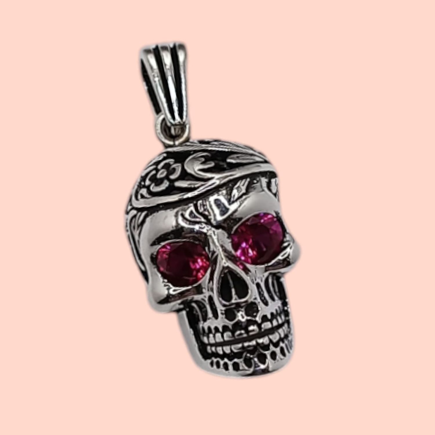 DIJE CALAVER MANDIBULA MOVIBLE OJO CZ ROJA