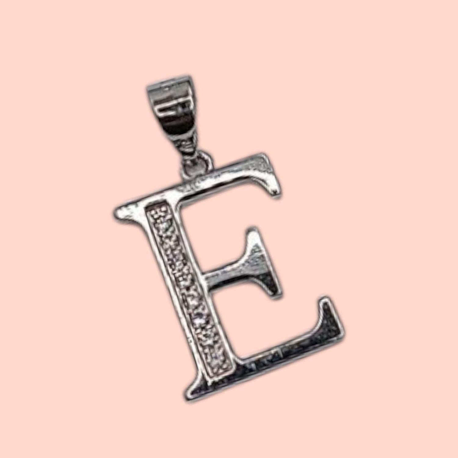 DIJE LETRA E CON MINI CZ 2 CM LARGO TOTAL PLATA .925