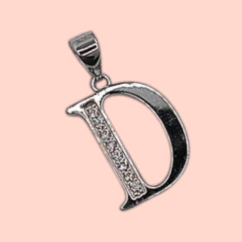 DIJE LETRA D CON MINI CZ 2 CM LARGO TOTAL PLATA .925