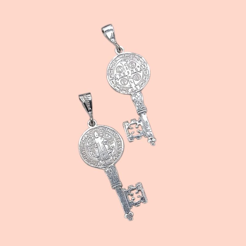 DIJE LLAVE SAN BENITO4 CM PLATA .925
