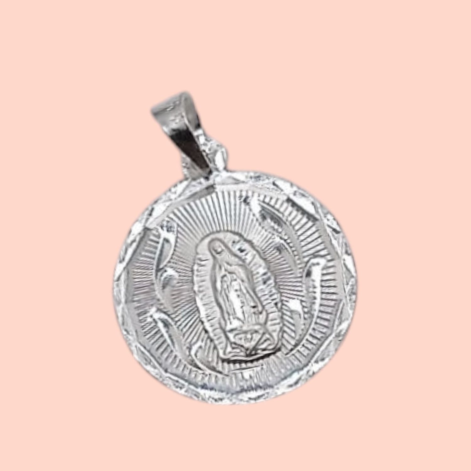 MEDALLA V DE GUADALUPE REDONDA 2.5 CM LARGO TOTAL, PLATA .925