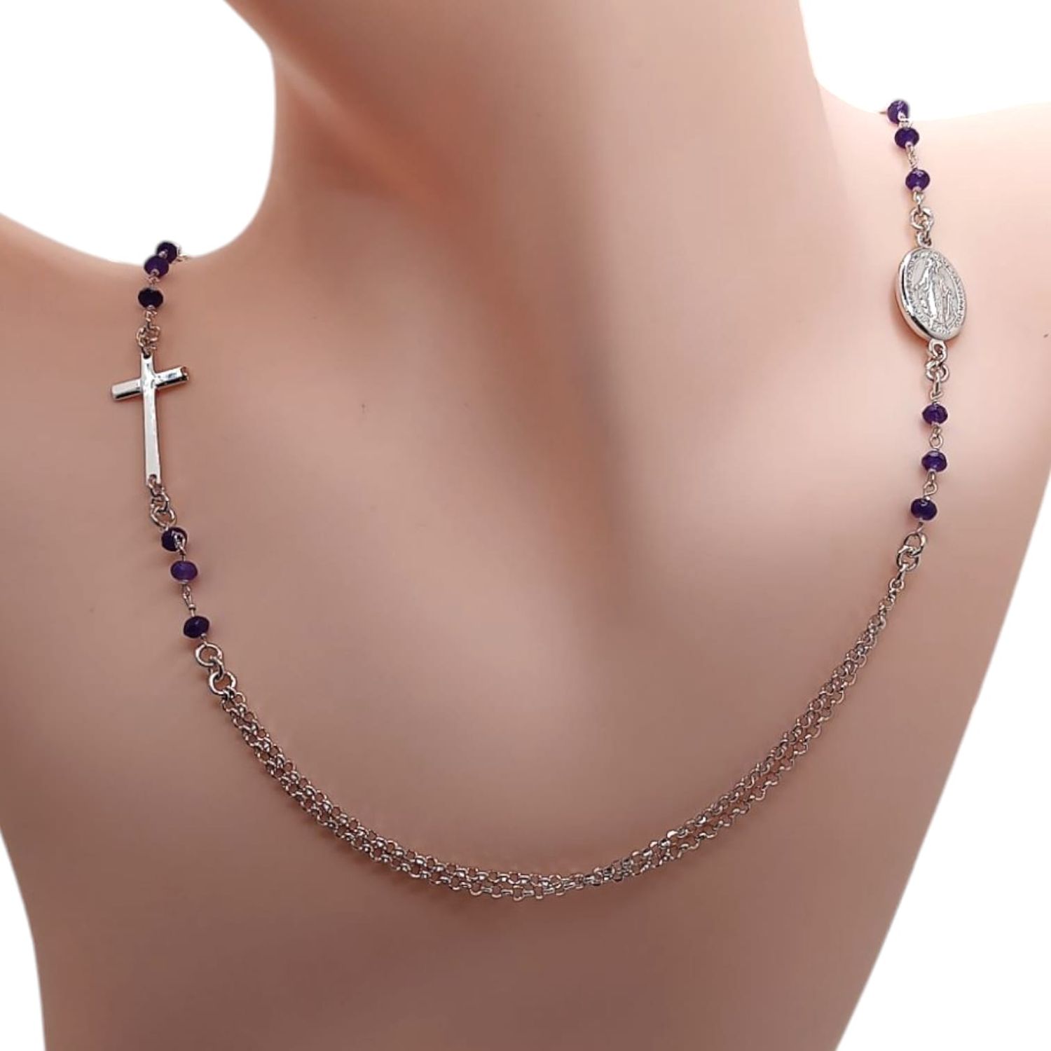 GARGANTILLA 18&quot; A 20&quot; AJUSTABLE CON V MILAGROSA, LILA. PLATA .925